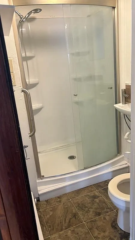 1 bed, 300 sqft, $1,000 — Photo 3