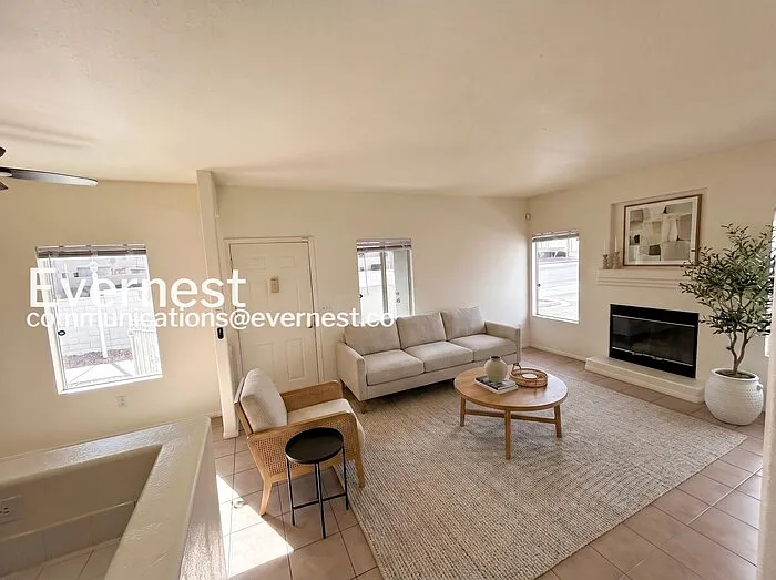 5922 W Vegas Dr — Photo 2