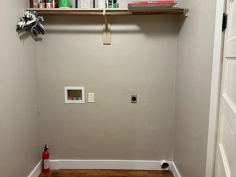 1204 Elm St — Photo 17