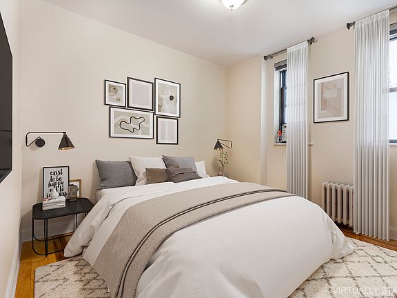 3rd image of 150 W 47th St APT 7C