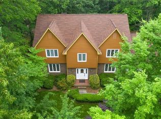 4002 Oak Hollow Dr, High Point, NC 27265