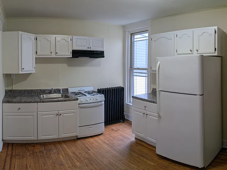 518 E Ashmead St — Photo 6