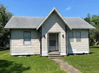 2618 1st Ave, Groves, TX 77619