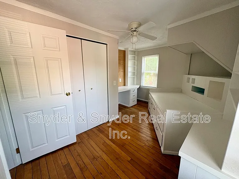 605 Sackett Ave — Photo 18
