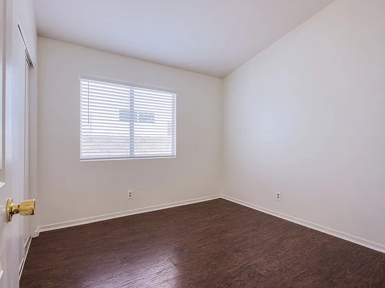 7510 Isley Ave — Photo 15