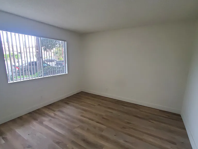 15950 Vanowen St #2 — Photo 6