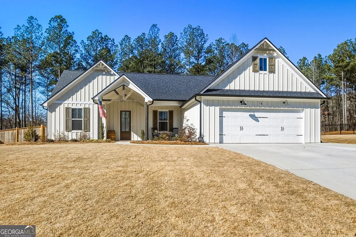 560 Barnwood Dr photo 1
