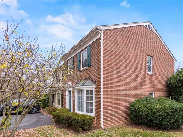 925 Huntwood Ln, Charlottesville, VA 22901