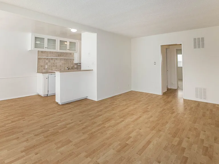 2621 Centinela Ave #14 — Photo 3