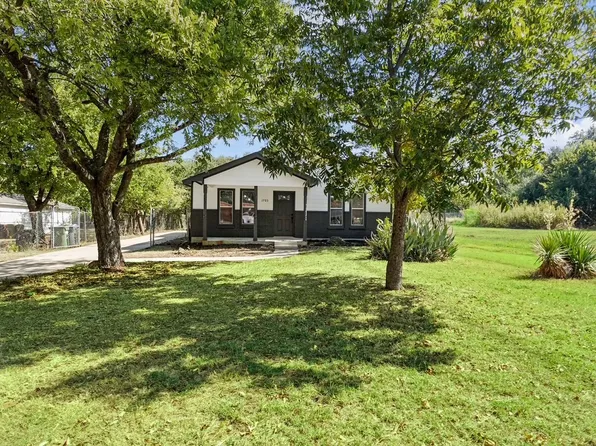 1703 Daniel Dr, Arlington, TX 76010