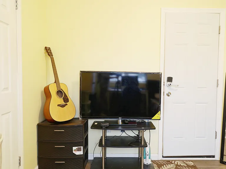 546 Summit Ave #107 — Photo 2