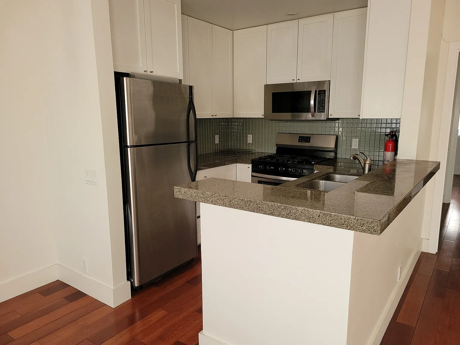 4835 Elmwood Avenue — Photo 3
