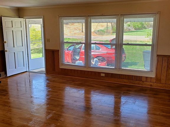 2nd image of 141 Crestland Dr