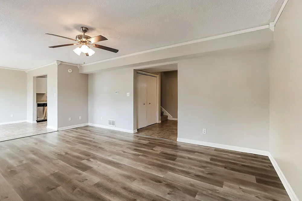 3 bed, 2.5 bath, 1440 sqft, $2,035 — Photo 4