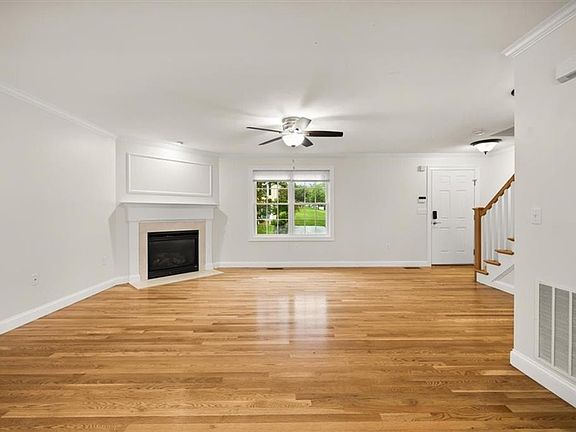 3rd image of 16 Streamview Dr #16