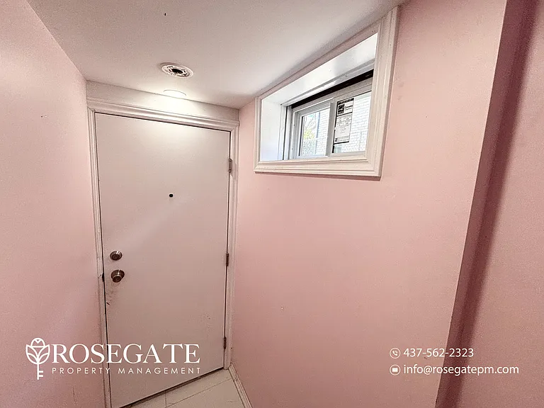 49 College Cres #2 — Photo 11