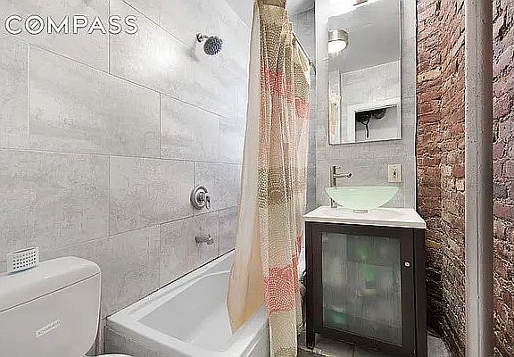 5th image of 344 W 14th St APT D3