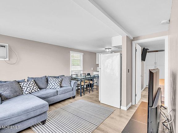 4th image of 219 Hamilton Avenue #1A