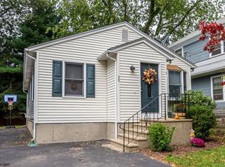 26 Beachmont Ave, Cranston, RI 02905