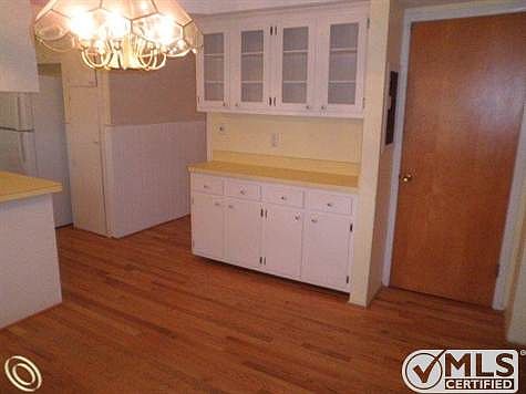 Oak Flrs in Kitchen (3).jpg