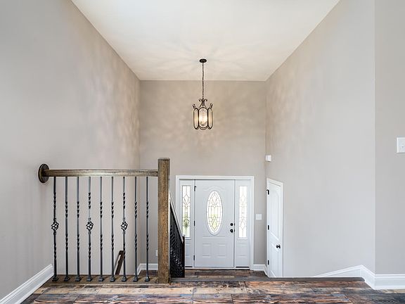 5th image of 1117 Hillard Ln