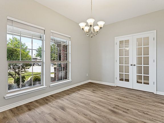 5th image of 417 Brookhollow Ln