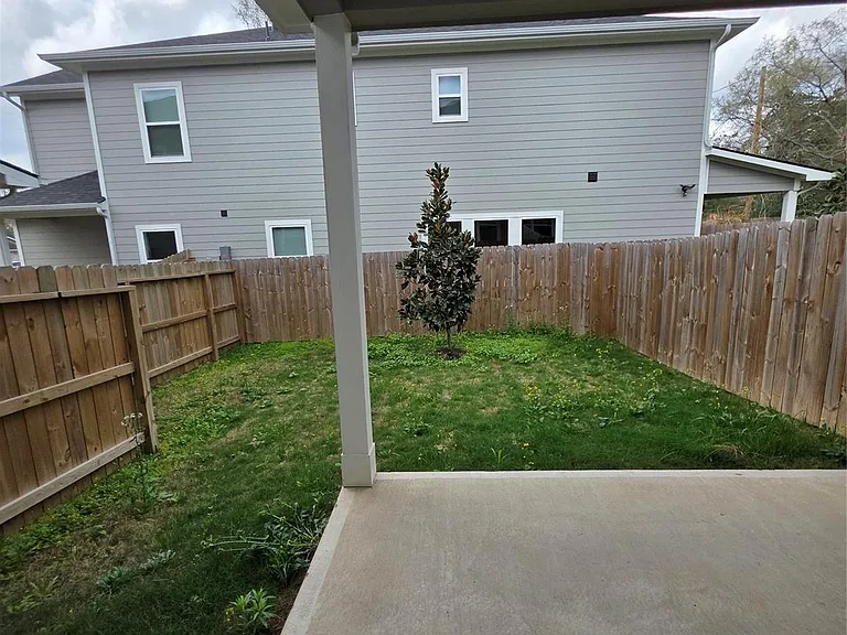 1407 Odd Fellow St #A — Photo 31