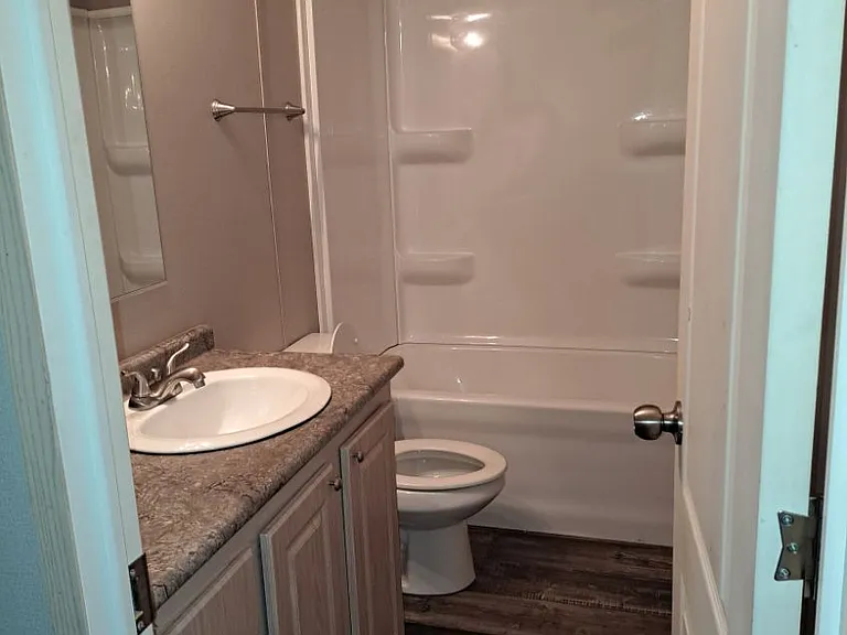 208 N Highway 22A #10 — Photo 20