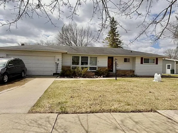 327 Crescent DRIVE, Neenah, WI 54956