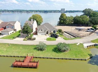 1122 Lake View Dr, Montgomery, TX 77356