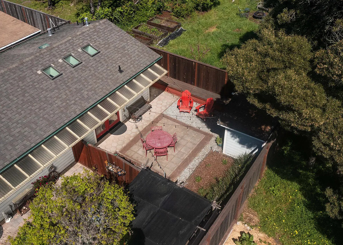 Building Photo - 230 Getchell St