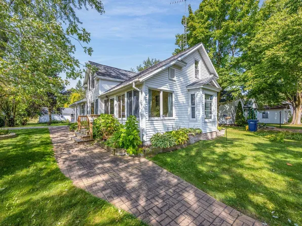 130 S Pine St, Mc Bain, MI 49657