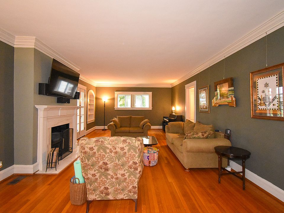 1st image of 315 Circle Dr