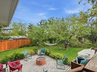 108 NE Doverglen Cres SE, Calgary, AB T2B 2P6