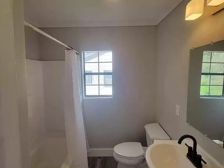 611 Shannon Ave — Photo 4
