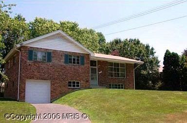 7613 Cayuga Exterior