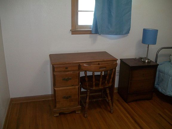 4th image of 1613 W 34th St S Room 3