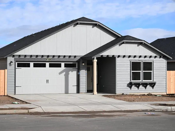 1671 NW Varnish Pl #96, Redmond, OR 97756