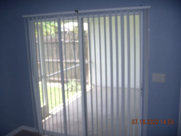 522 NE 24th Pl — Photo 16
