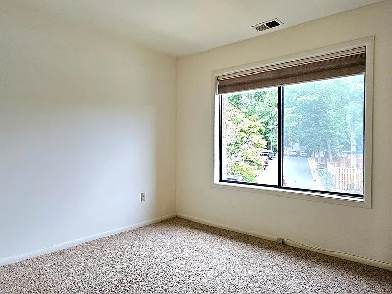 8729 Sheridan Farms Ct — Photo 32