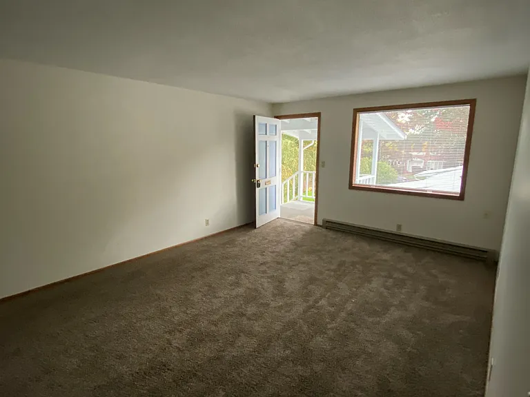 1347 Fir St S — Photo 13
