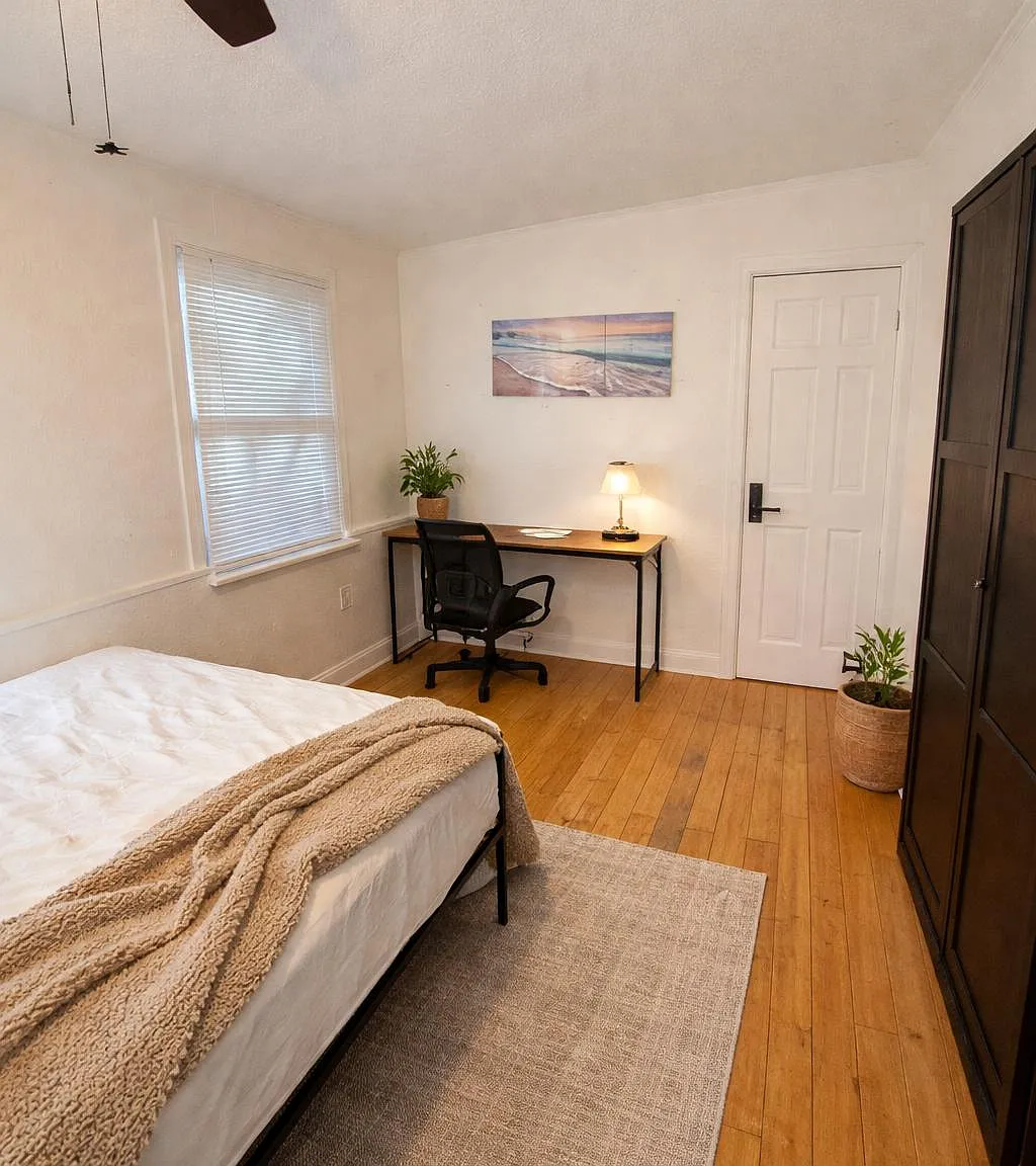 4 bed, 1.0 bath, 958 sqft, $953 — Photo 3