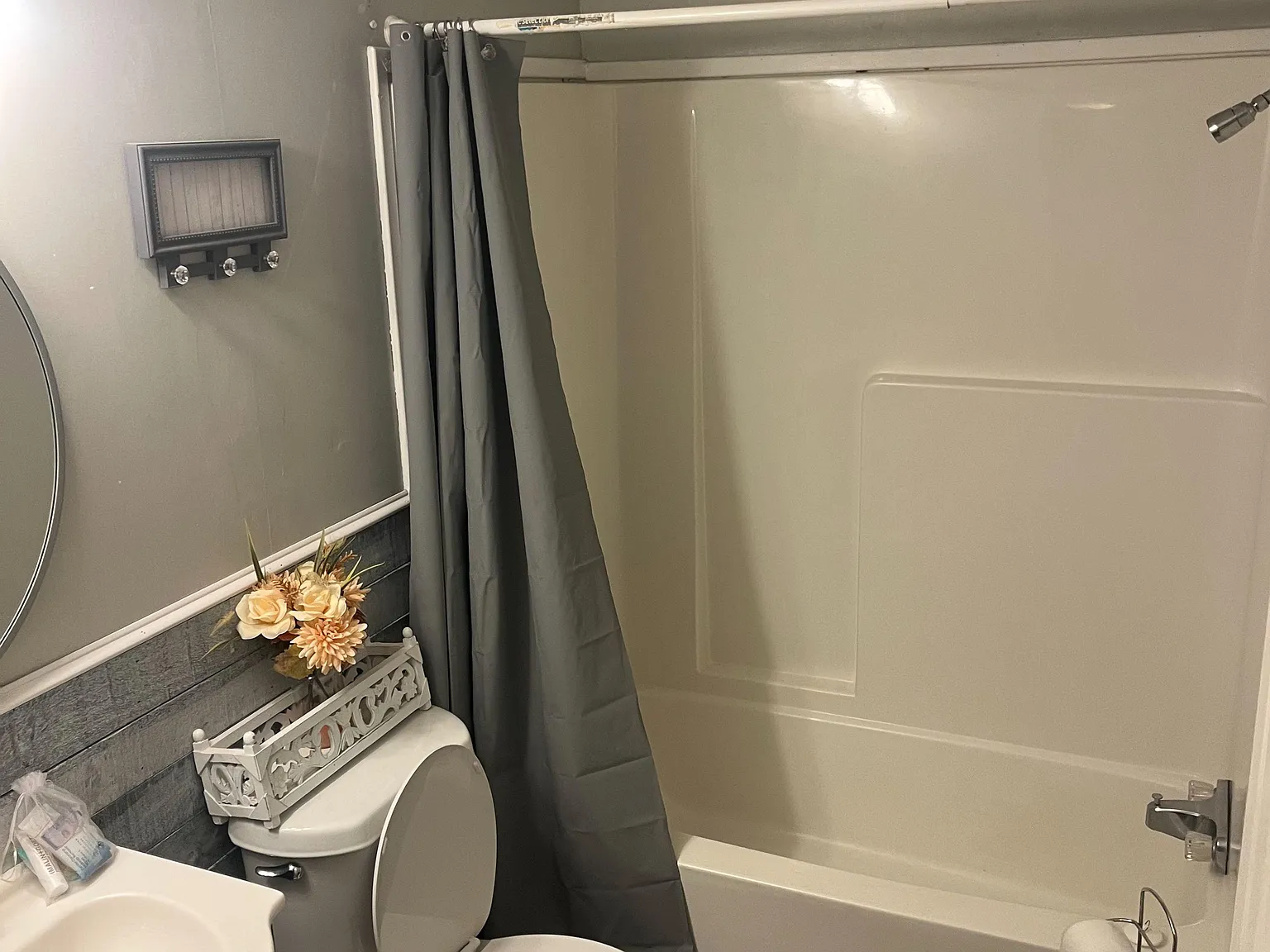 3 bed, 2.0 bath, 1230 sqft, $1,027 — Photo 2