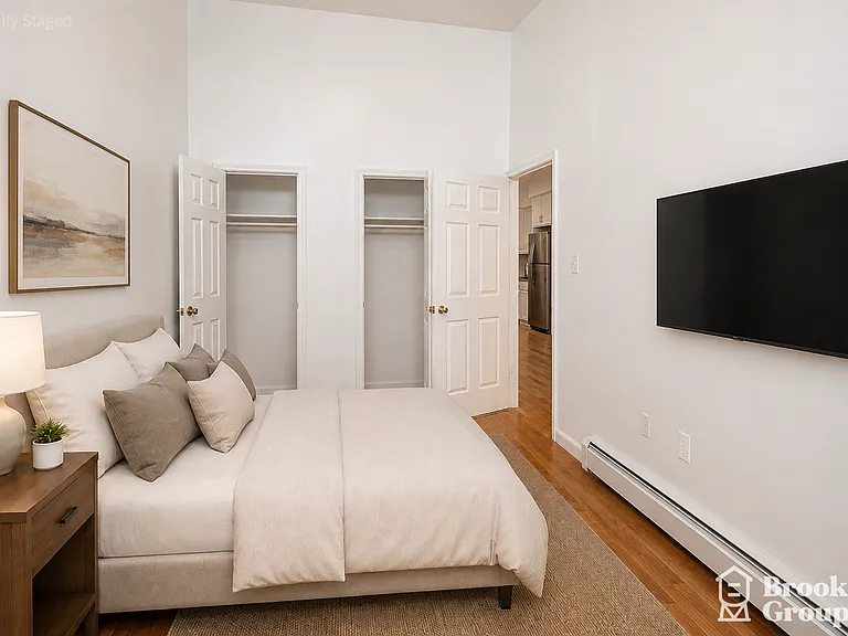 475 Hart St #1B — Photo 3