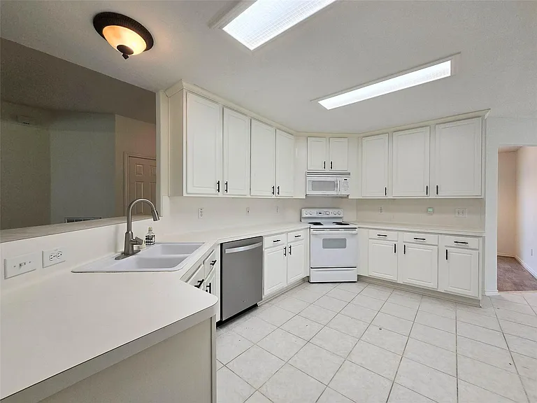 147 W Russet Grove Cir — Photo 16