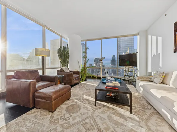 157 West 57th Street image 1 of 10