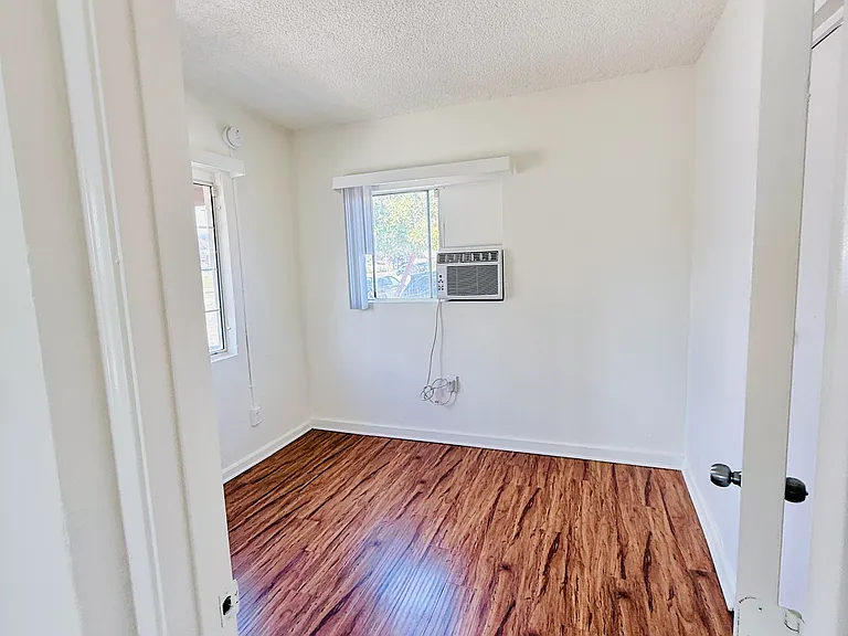 11118 Victory Blvd #1 — Photo 19