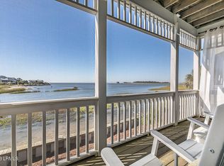 16 Sea Mist Rd, Saint Helena Island, SC 29920