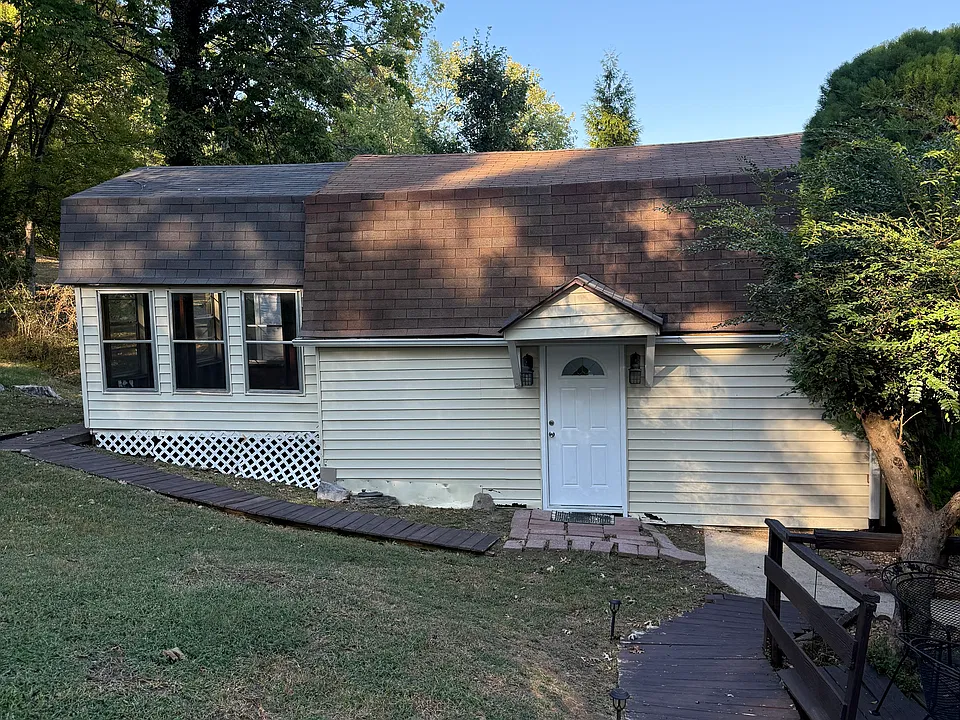 229 Riverwood Dr