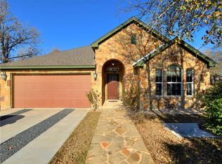 106 Stephanie Ln, Red Rock, TX 78662
